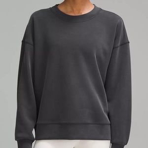 LULULEMON BLACK CREWNECK